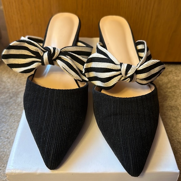 SHEIN Shoes - Striped Bow Open Back Shoes/Heels